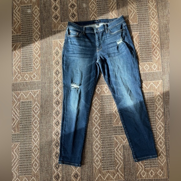 Judy Blue Denim - JUDY BLUE Slim Fit Distressed Denim Jeans Size 32